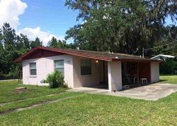 Pre-foreclosure in  SE 58TH PL Hawthorne, FL 32640