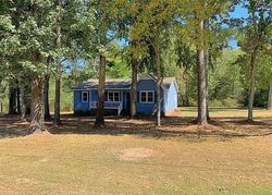 Pre-foreclosure in  ELMORE DR Arab, AL 35016