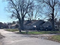 Pre-foreclosure in  N ADAMS ST Martinton, IL 60951