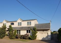 Pre-foreclosure in  NORMAN AVE Amityville, NY 11701