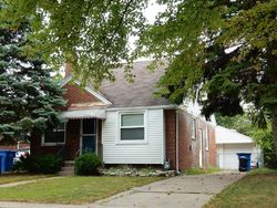 Pre-foreclosure in  FENTON ST Dearborn Heights, MI 48127