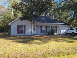Pre-foreclosure in  LAUREL DR Lacombe, LA 70445