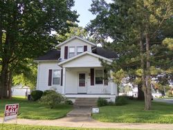 Pre-foreclosure Listing in BELSHA ST NEW ATHENS, IL 62264