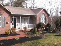 Pre-foreclosure in  16TH AVE SE Hickory, NC 28602