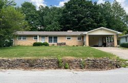 Pre-foreclosure Listing in WORNALL ST NEOSHO, MO 64850