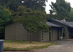 Pre-foreclosure in  NW 115TH ST Vancouver, WA 98685