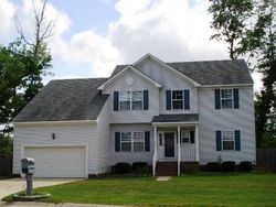 Pre-foreclosure in  DEER RUN CT Suffolk, VA 23434