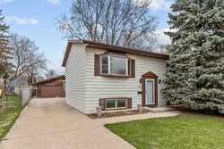 Pre-foreclosure Listing in W BREWSTER ST APPLETON, WI 54914