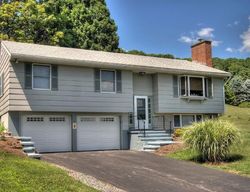 Pre-foreclosure Listing in DEER TRACK LN HILLSDALE, NY 12529