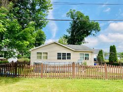 Pre-foreclosure in  LAKEVIEW RD Richmond, IL 60071