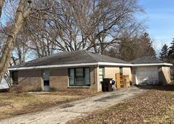 Pre-foreclosure in  MOURINE LN Mchenry, IL 60051