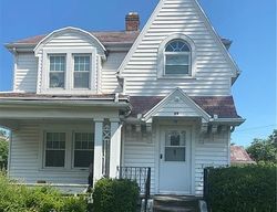 Pre-foreclosure in  E HILLCREST AVE Dayton, OH 45405