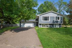 Pre-foreclosure in  MCKNIGHT RD S Saint Paul, MN 55119