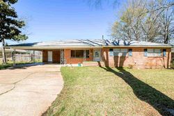 Pre-foreclosure in  OLD BRANDON RD Pearl, MS 39208