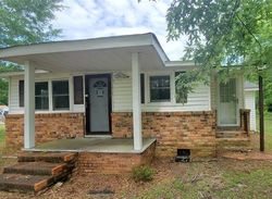 Pre-foreclosure in  LEANNA DR Fayetteville, NC 28312