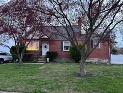 Pre-foreclosure in  BROOKSIDE AVE Swarthmore, PA 19081