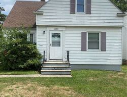 Pre-foreclosure in  ARGONNE RD Cleveland, OH 44121