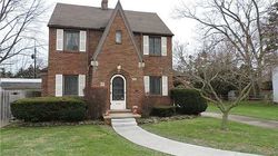 Pre-foreclosure in  WENDOVER DR Toledo, OH 43606