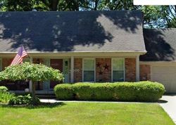 Pre-foreclosure in  THORNAPPLE DR Toledo, OH 43614