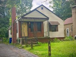 Pre-foreclosure in  S WEYANT AVE Columbus, OH 43213