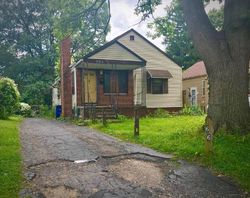 Pre-foreclosure in  S WEYANT AVE Columbus, OH 43213