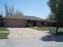 Pre-foreclosure in  NE MACARTHUR CIR Lawton, OK 73507