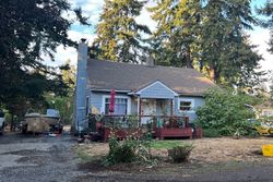 Pre-foreclosure in  SE CARLTON ST Portland, OR 97266