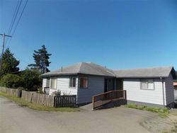 Pre-foreclosure in  N LAUREL ST Coquille, OR 97423