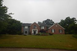 Pre-foreclosure in  GOVERNORS AVE NW Canton, OH 44718