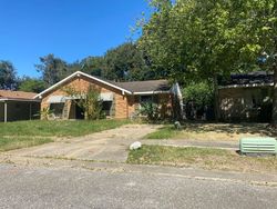 Pre-foreclosure in  COLLEGIATE DR Lafayette, LA 70506