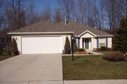 Pre-foreclosure in  QUEENS CT Sheffield Lake, OH 44054