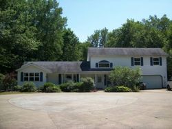Pre-foreclosure in  EDGEWOOD RD Mentor, OH 44060