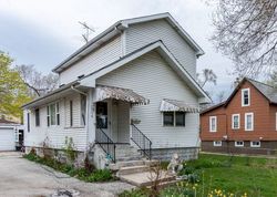 Pre-foreclosure in  ELISHA AVE Zion, IL 60099