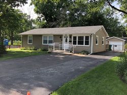 Pre-foreclosure in  BONNIE BRAE AVE Grayslake, IL 60030