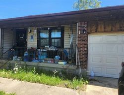 Pre-foreclosure in  COLONIAL DR Radcliff, KY 40160