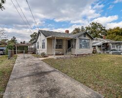  Lucky Dr W, Jacksonville FL