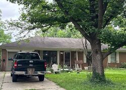 Pre-foreclosure in  WILLOW DR Jeffersonville, IN 47130