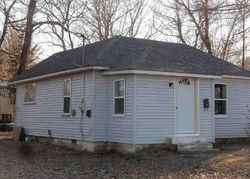 Pre-foreclosure in  CUTLER ST Benton, IL 62812
