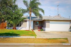 Pre-foreclosure in  S WHITNEY AVE Fresno, CA 93725