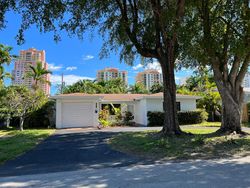 Pre-foreclosure in  NE 31ST AVE Fort Lauderdale, FL 33305