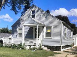Pre-foreclosure in  GARVER AVE Rockford, IL 61102