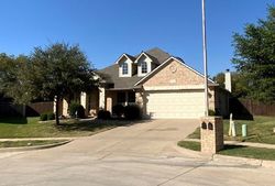 Pre-foreclosure in  DEER HOLLOW DR Arlington, TX 76002
