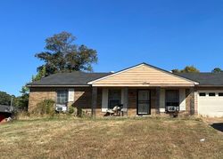 Pre-foreclosure in  CIMMARON DR Memphis, TN 38109