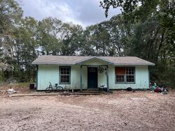 Pre-foreclosure in  HICKORY HAMMOCK RD Milton, FL 32583