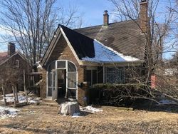 Pre-foreclosure in  LINCOLN PARK DR Decatur, IL 62522