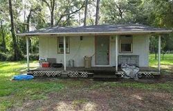 Pre-foreclosure in  NE 142ND CT Fort Mc Coy, FL 32134