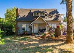 Pre-foreclosure in  COLE VALLEY AVE Saint Helens, OR 97051