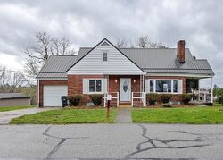 Pre-foreclosure in  WESTWOOD DR Steubenville, OH 43953