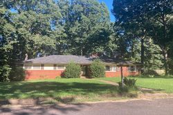 Pre-foreclosure in  FOREST HILL DR Forest City, NC 28043