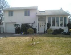 Pre-foreclosure in  CLEARMEADOW DR East Meadow, NY 11554